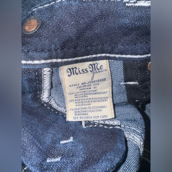 Gorgeous used ONCE “Miss Me” skinny jeans 👖 - Picture 6 of 7